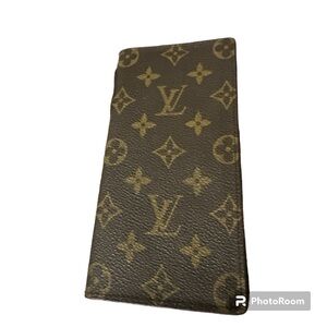 Louis Vuitton authentic canvas monogrammed long wallet 6 card slots checkbook